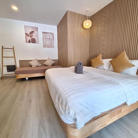 Koh Larn White House Hotel Exterior foto