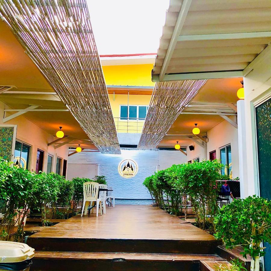 Koh Larn White House Hotel Exterior foto