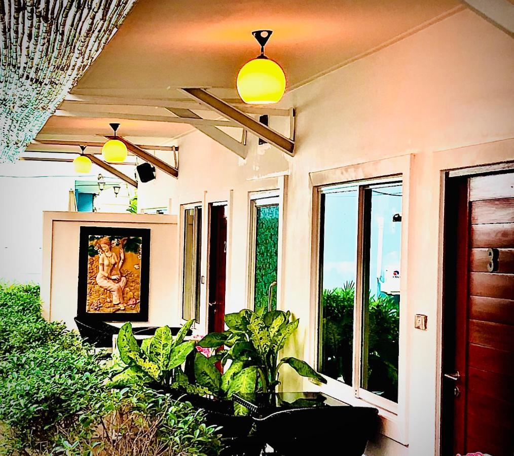 Koh Larn White House Hotel Exterior foto
