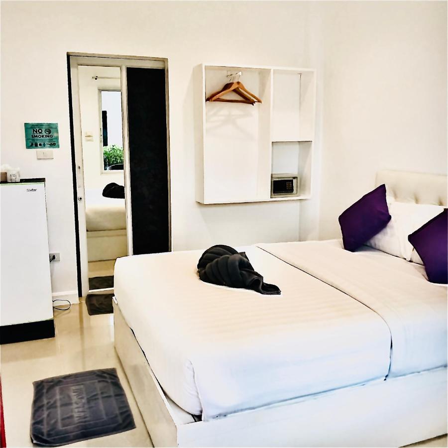 Koh Larn White House Hotel Exterior foto